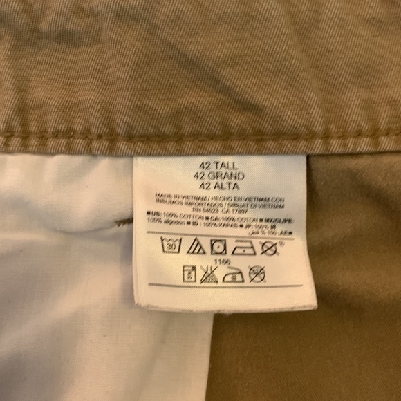Gently Used Old Navy Khaki cargo shorts Men’s waist size 42 Tall - Picture 6 of 6